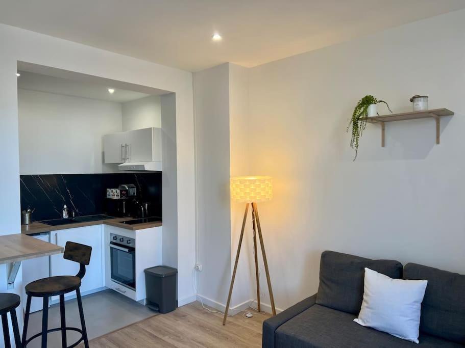 Апартаменты Montpellier Centre - La Fenetre De L'Ecusson Экстерьер фото